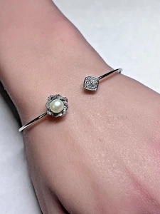 Sterling Silver Natural Diamond Pearl Cuff Bracelet 5.3g up to 8in - Picture 1 of 7