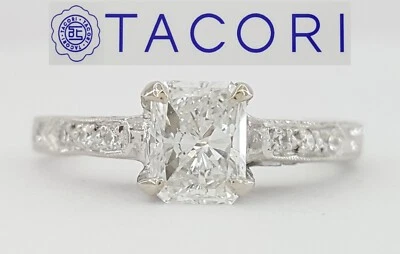 Anillo de compromiso rectangular de platino con diamantes talla radiante TACORI HT2202 1,01 quilates Foto 1 de 4