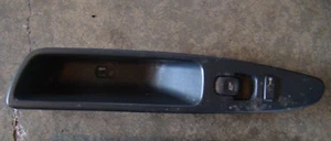 2002 Volvo S40 OEM Passenger Right Side Power Window Control Switch 101836 - Picture 1 of 3