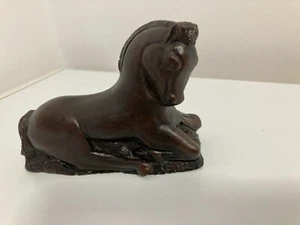 VINTAGE HORSE FIGURINE/PAPERWEIGHT BY DEVATREND ANOTHER WORLD .UCKFIELD SUSSEX - Picture 1 of 4