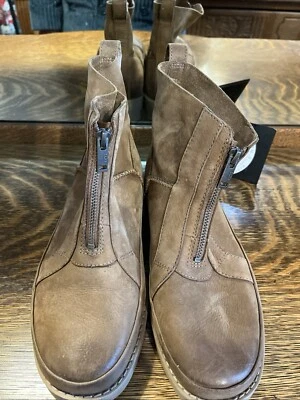 UGGs Brown Suede Zipper Ankle Shoes Men’s Sz 9  - Image 1 of 4