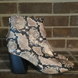 Qupid beige und schwarze Damen-Stiefeletten aus Schlangenleder Größe 7 - Bild 1 von 6
