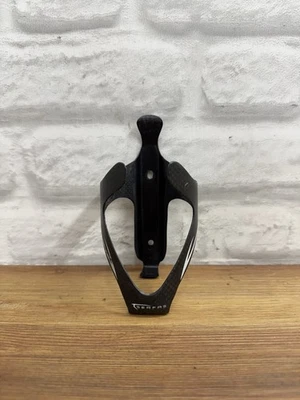 Jaula para botellas de agua de carbono Serfas Foto 1 de 4