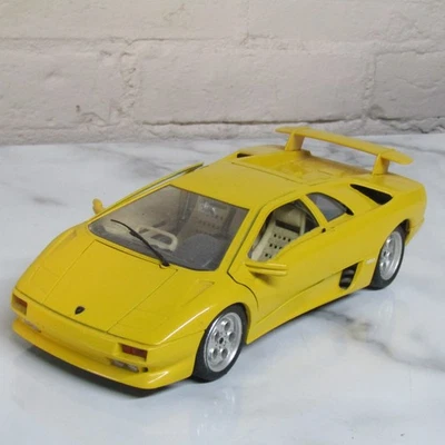 Burago 1/18 Lamborghini Diablo 1990 Yellow - Image 1 of 4