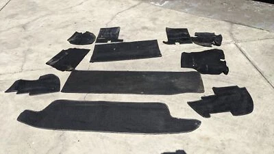 ALFOMBRA INTERIOR NEGRA MALETERO TRASERO FERRARI 308 GTSi Foto 1 de 4