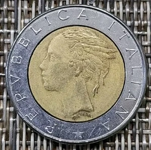 1988 Italy 500 Lire Bi-Metal Coin *B557 - Picture 1 of 3