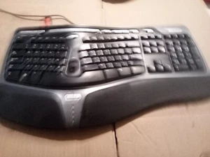 Microsoft Natural Ergonomic 4000 (B2M-00012) Wired Keyboard - Zdjęcie 1 z 1
