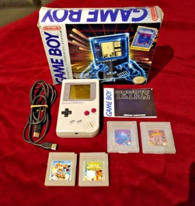 AMAZING VINTAGE - NINTEDO GAME BOY - FROM LATE 80s BOXED &GAMES - Picture 1 of 9