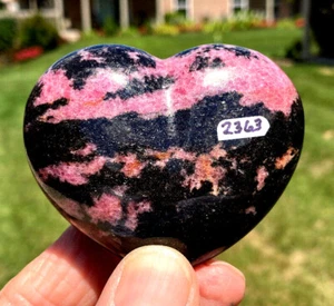 CUORE IN RODINITE LUCIDO - 2 3/4 POLLICI DI LARGHEZZA - Foto 1 di 8