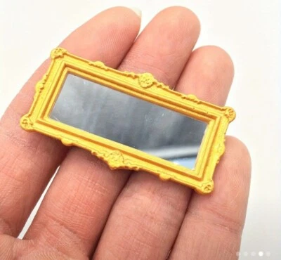 Espejo de pared rectangular elegante con marco dorado 1x2 miniatura para casa de muñecas Foto 1 de 3