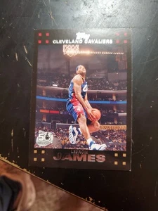 2007-08 Topps Lebron James #28 Base - Picture 1 of 2