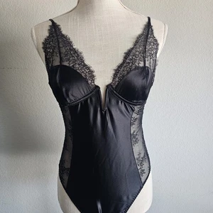 Victorias Secret Lingerie Bodysuit Womens Medium Black Lace Teddy - Picture 1 of 11
