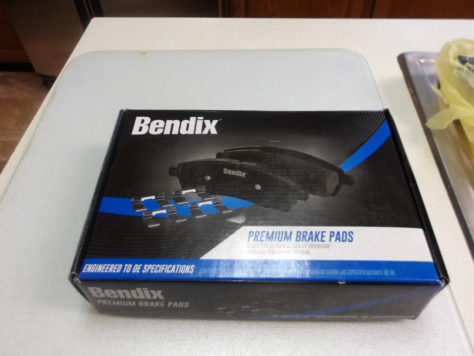 Pastillas de freno de cerámica Bendix Premium para vehículos Chevrolet Gmc Isuzu Oldsmobile Foto 1 de 4