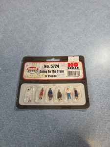 HO Scale Model Power 5724 Going To The Train Figures (6 Pieces) - Picture 1 of 2