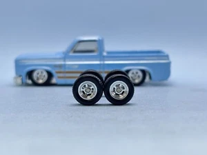 R513 Hot Wheels 1/64 Real Riders # RR 5 radios cromo 10 mm medio, ruedas de goma - Imagen 1 de 6