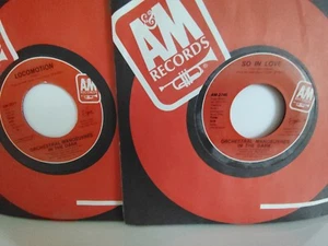 O.M.D. - "LOCOMOTION" + "SO IN LOVE" / A&M RECORDS 1984 + 1985 - Imagen 1 de 4