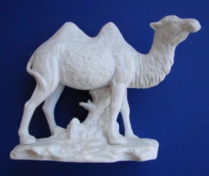 Vintage~ 1974 Aldon Accessories NYC White Bisque 5-1/2" CAMEL Figurine w/Sticker - Picture 1 of 11