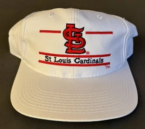 NUEVO SIN ETIQUETAS De colección Cardenales de San Luis El Juego Barra Dividida Etiqueta Pegada SnapBack Gorra Gorra - Imagen 1 de 11