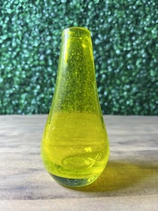 Gelbe Kunstglasvase mit Blasen mundgeblasen 5" hoch EUC - Bild 1 von 8