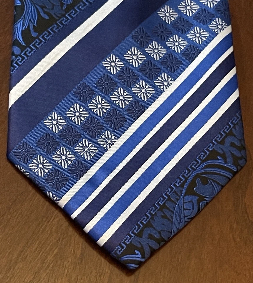 Gravata masculina Avanti Uomo azul feita à mão 100% poliéster feita na China - Imagem 1 de 4