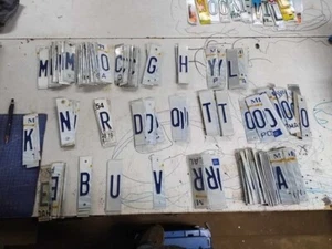 Lote de 200 letras de matrícula artesanal caducadas de Mississippi etiquetas automáticas ~ en relieve - Imagen 1 de 2