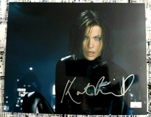 KATE BECKINSALE - AUTOGRAPHED 8X10 UNDERWORLD:AWAKENING SIGNED PHOTO CA COA - Picture 1 of 2