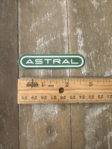 Calcomanía adhesiva con logotipo de deportes acuáticos astrales, genuina, original, verde, NUEVA - Imagen 1 de 1