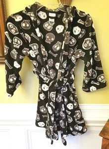 Boys FLEECE HOODED ROBE Size 6/7 Small CHEROKEE Black Skulls Bones Sleepwear - Picture 1 of 6