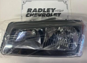 NEW GM OEM 05-06 CHEVROLET SILVERADO 1500- HEADLIGHT GMC 10396913 - Picture 1 of 1