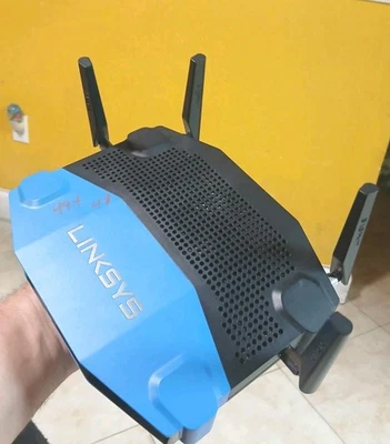 Router Wi-Fi Linksys WRT1900AC 1300 Mbps 4 puertos de doble banda + 1 cable Ethernet Foto 1 de 3