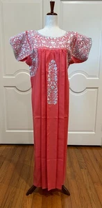 Maxi Vestido San Antonino, Vestido Mexicano Oaxaca. bordado a mano. Hilos de seda, - Imagen 1 de 8