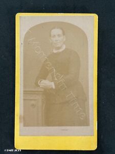 CDV Lady, by Hammond Bacup Antique Victorian Fashion Photo