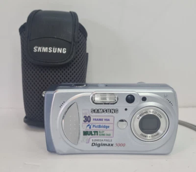 Samsung Digimax 3000 3.2MP Digital Camera Fully Working With Samsung Case - Image 1 of 4