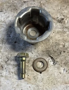 Briggs & Stratton 695113 CUP-FLYWHEEL Bin E - Picture 1 of 1