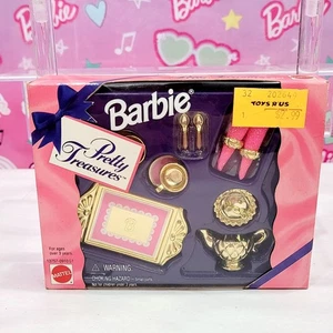 Barbie Pretty Treasures Set da Pranzo da Tè Formale Vassoio ORO 13757 1995 Nuovo con scatola - Foto 1 di 4