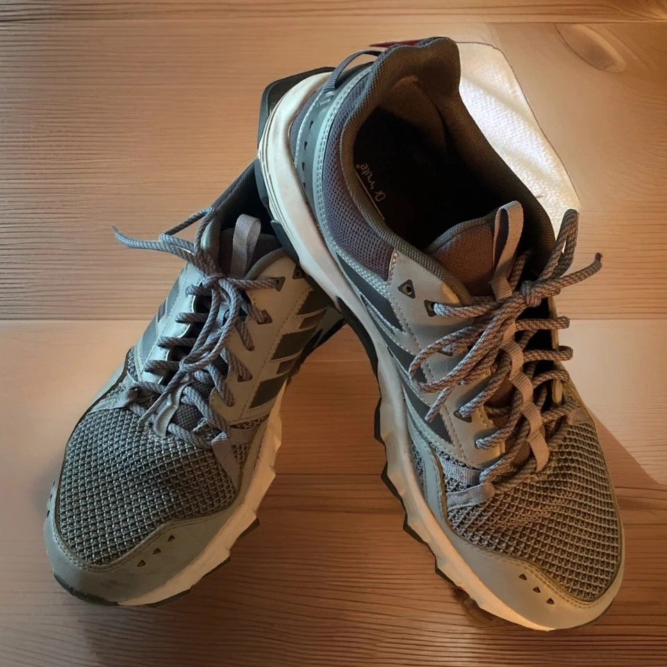 ADIDAS ROCKADIA TRAIL GRIS CORRER DEPORTE CAMINAR ZAPATILLAS ZAPATOS PARA HOMBRE TALLA 10 WMNS 12 Foto 1 de 4