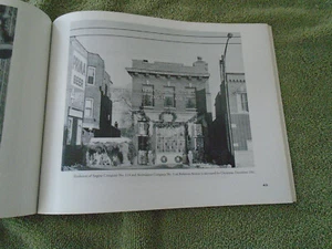 Remembering Christmas in Chicago by Rosemary K Adams-- Like New - Picture 1 of 2