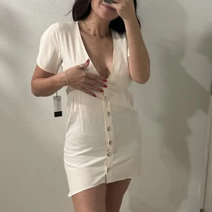 Stone cold fox satin ivory button Front dress Women’s US Sz 1 - Picture 1 of 12