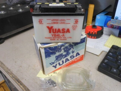 Новый из старых запасов мотоциклетный аккумулятор Yuasa YB4L-A 12N4 Kawasaki 1985-2005 KL250 1984 KL600 - Изображение 1 из 4