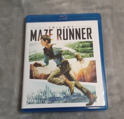 Maze Runner Trilogy 2018 Bluray DVD 6 Disc Cover on Back has Discoloration - Image 1 of 4