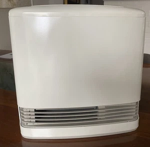 13 mj Rinnai Gas Heater - Picture 1 of 7