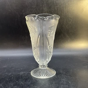 Vtg Jeannette Clear Glass Iris And Herringbone Vase 9” T - Picture 1 of 12