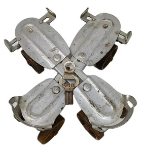 Antique Vintage Chicago Skate Company Metal Roller Skates Pat #1910193 WITH KEY - Picture 1 of 7