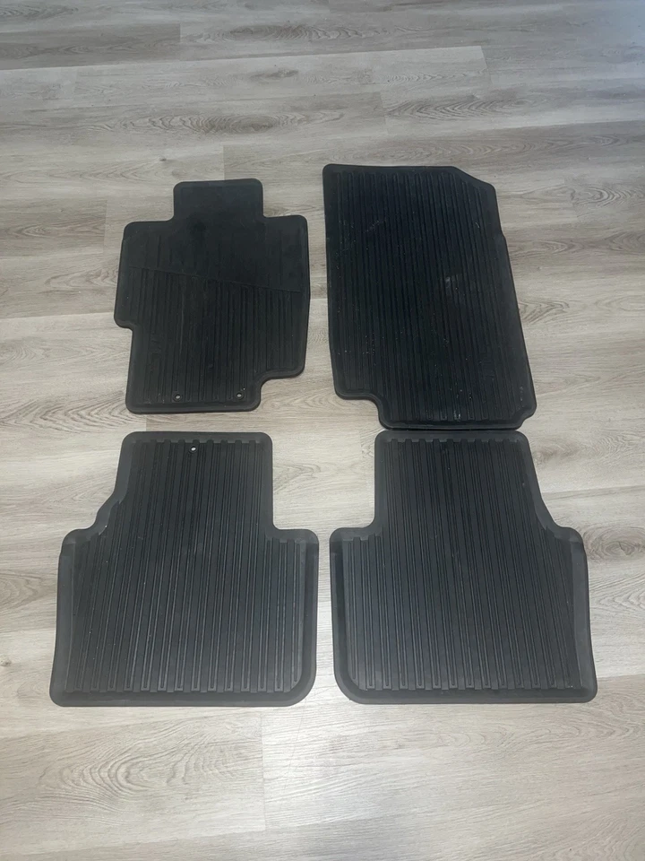  Alfombrillas de goma para todas las estaciones Acura TL 2004-2008 4 piezas negras OEM  Foto 1 de 1