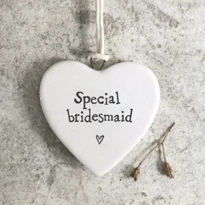 East of India White Ceramic "Special Bridesmaid" Wedding Heart Tag Hanger 4.5cm - Picture 1 of 3
