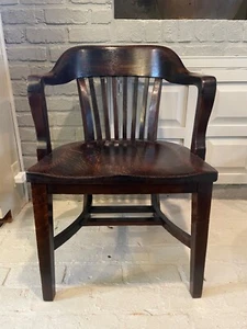 Milwaukee Chair Company, Solid Oak, Bankers Chair - Picture 1 of 6