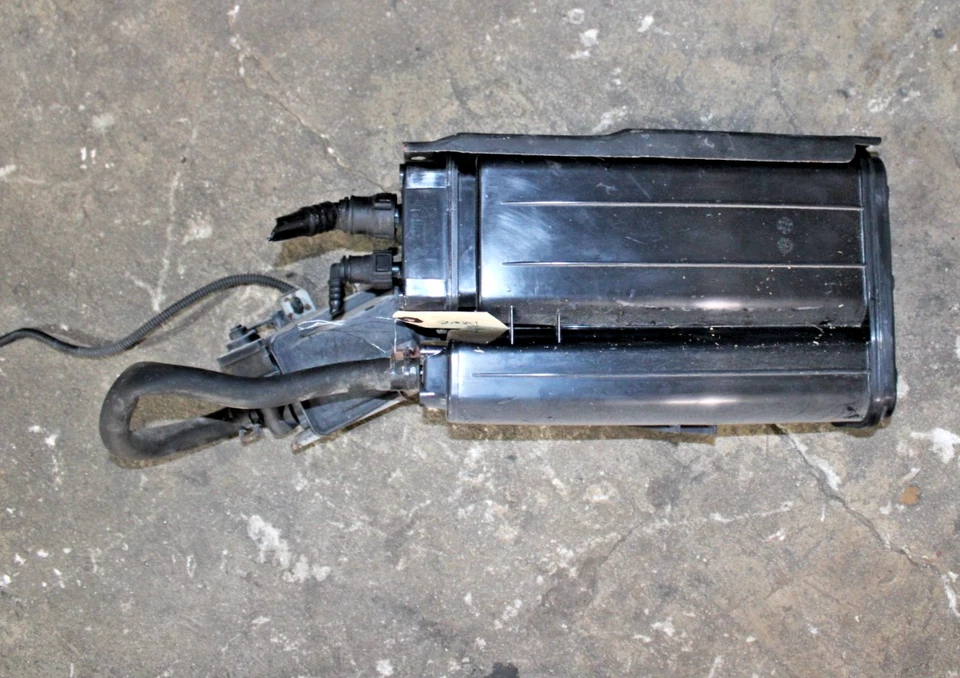 Hyundai Azera 2012-2014 bote de carbón de vapor de combustible LL41G fabricante original Foto 1 de 2