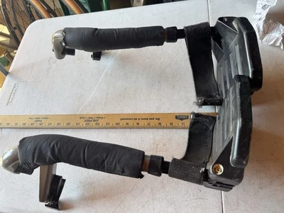 Par de reposapiés de acción para silla de ruedas Invacare izquierda/derecha Foto 1 de 4