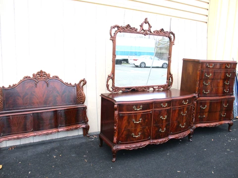 63024  Antique Swan Bedroom Set High Dresser w/ mirror Full size bed Cover