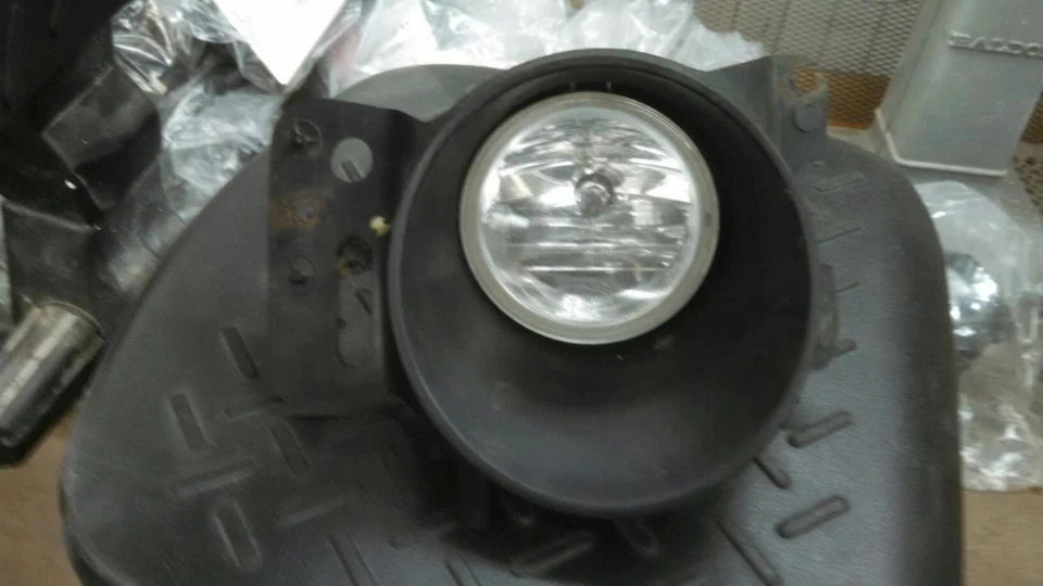 Luz para camioneta Ford F150 bonita cápsula antiniebla derecha OEM solamente Foto 1 de 1